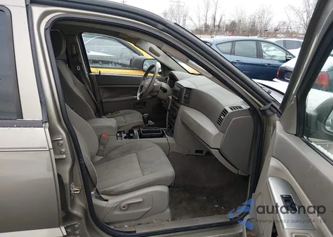 2005 Jeep Grand Cherokee Laredo from USA, damaged, VIN 1J4GR48K55C697411